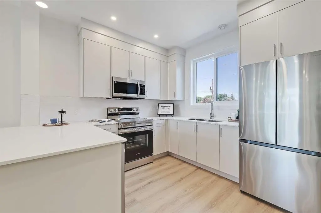 828 8 Avenue NE #7 — photo 2