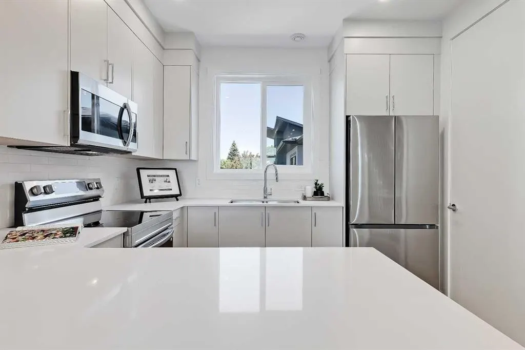 828 8 Avenue NE #7 — photo 3