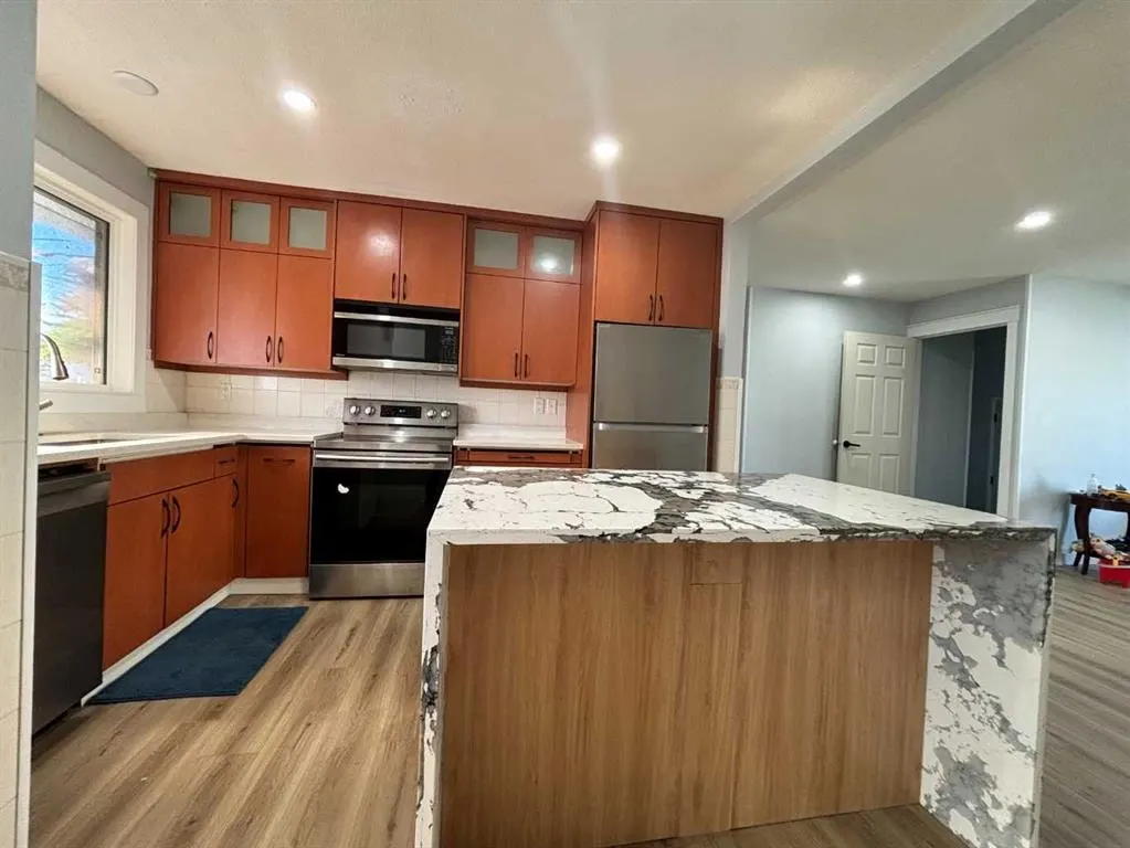 1672 Marlyn Way NE — photo 3