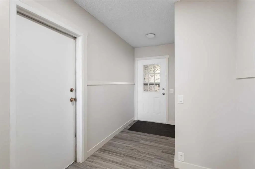 5019 46 Avenue SW #50 — photo 3