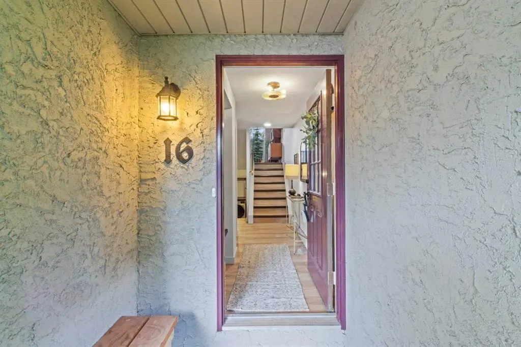 140 Point Drive NW #16 — photo 3