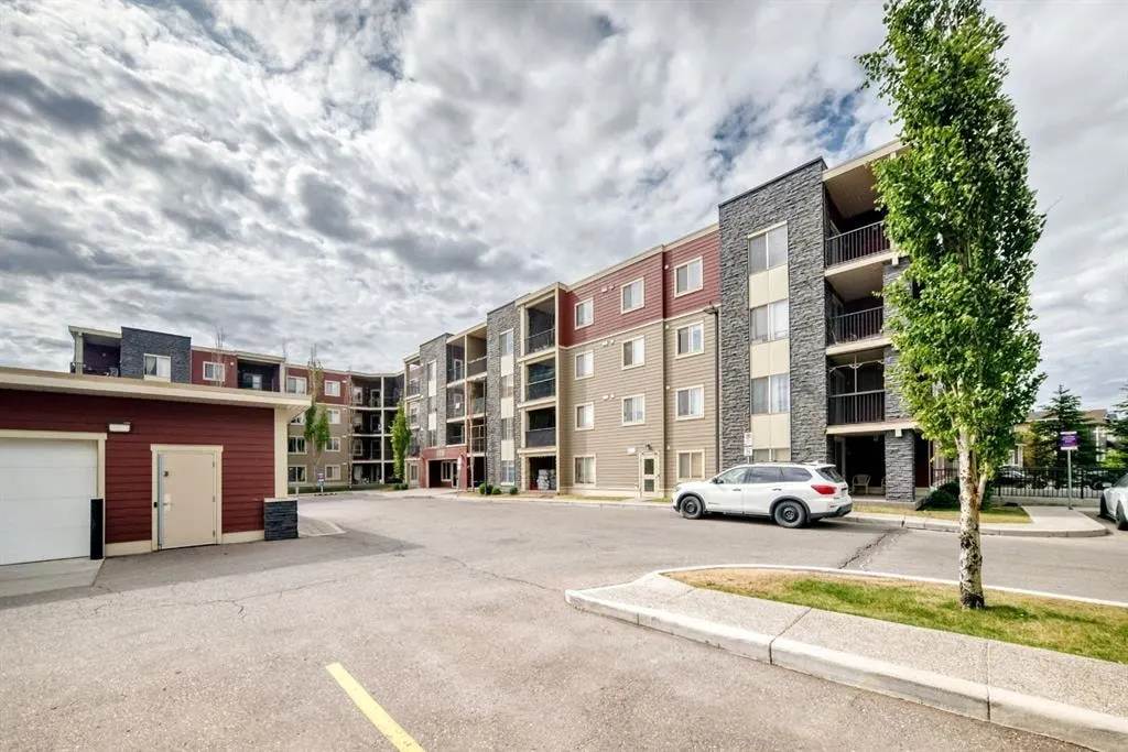 5 Saddlestone Way NE #106 — photo 3