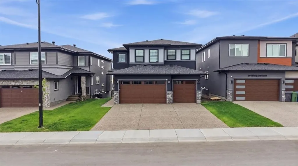 82 Waterford Crescent — photo 1