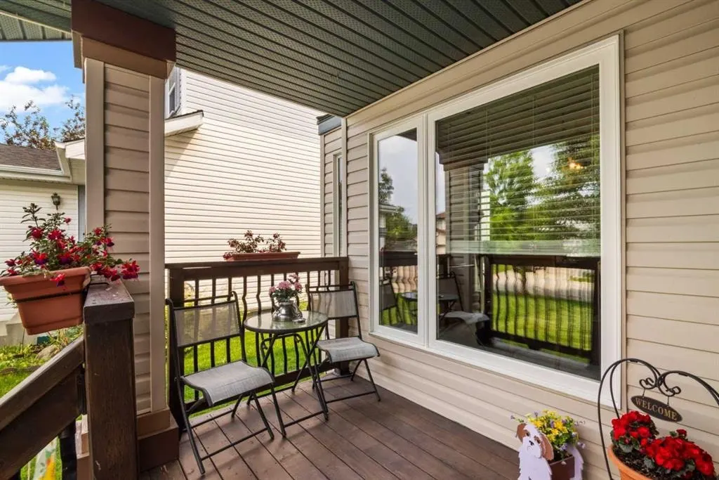 217 Douglas Glen Close SE — photo 3