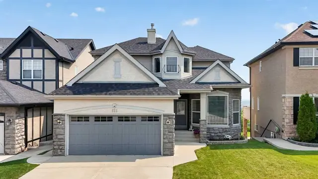 121 Sherwood Way NW