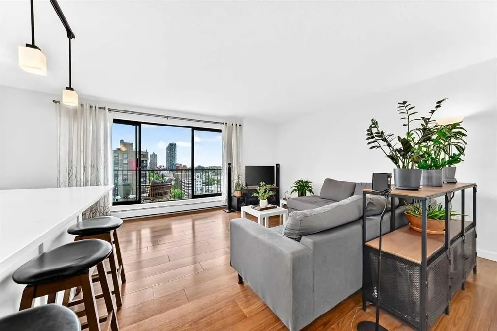 1330 15 Avenue SW #1106 — photo 2