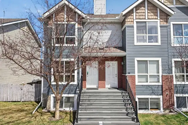 32 Erin Woods Court SE