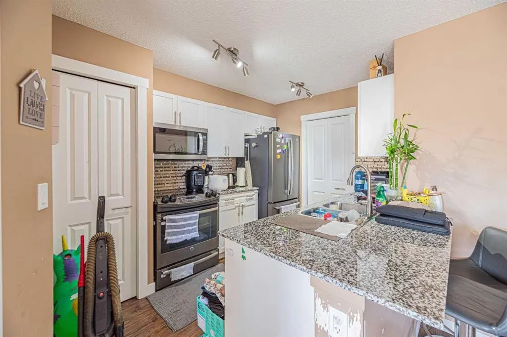 10 Kincora Glen Park NW #407 — photo 3