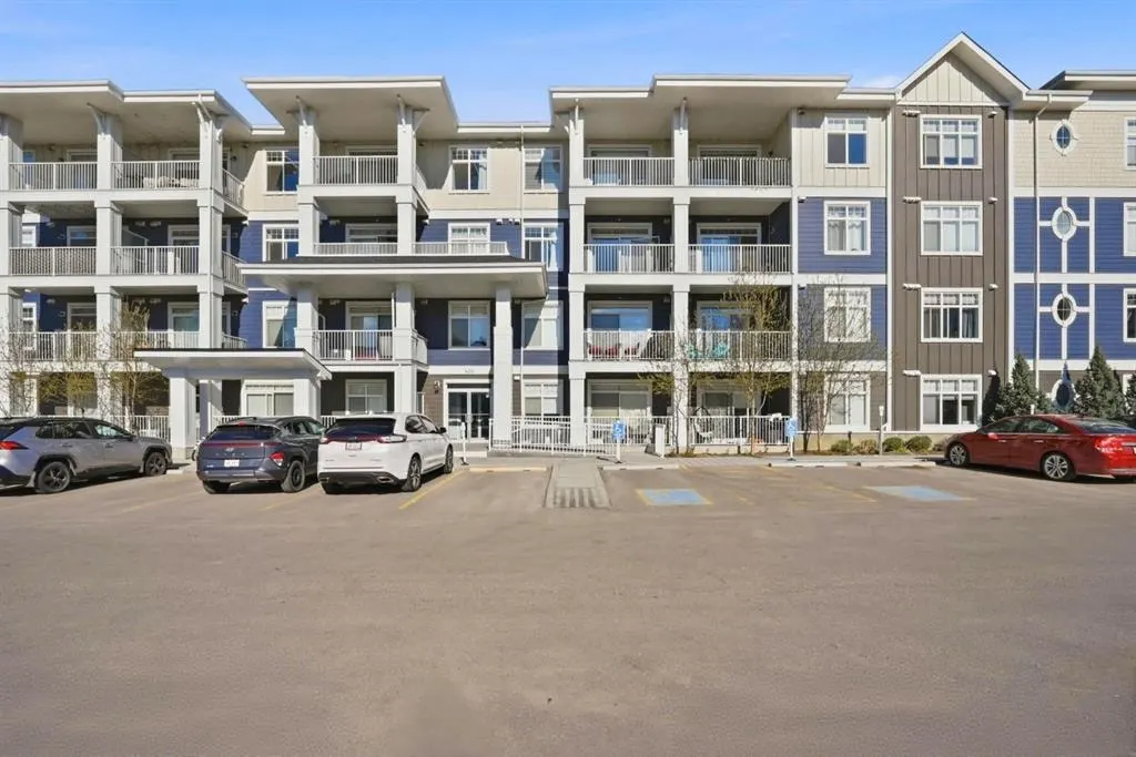 400 Auburn Meadows Common SE #213 — photo 2