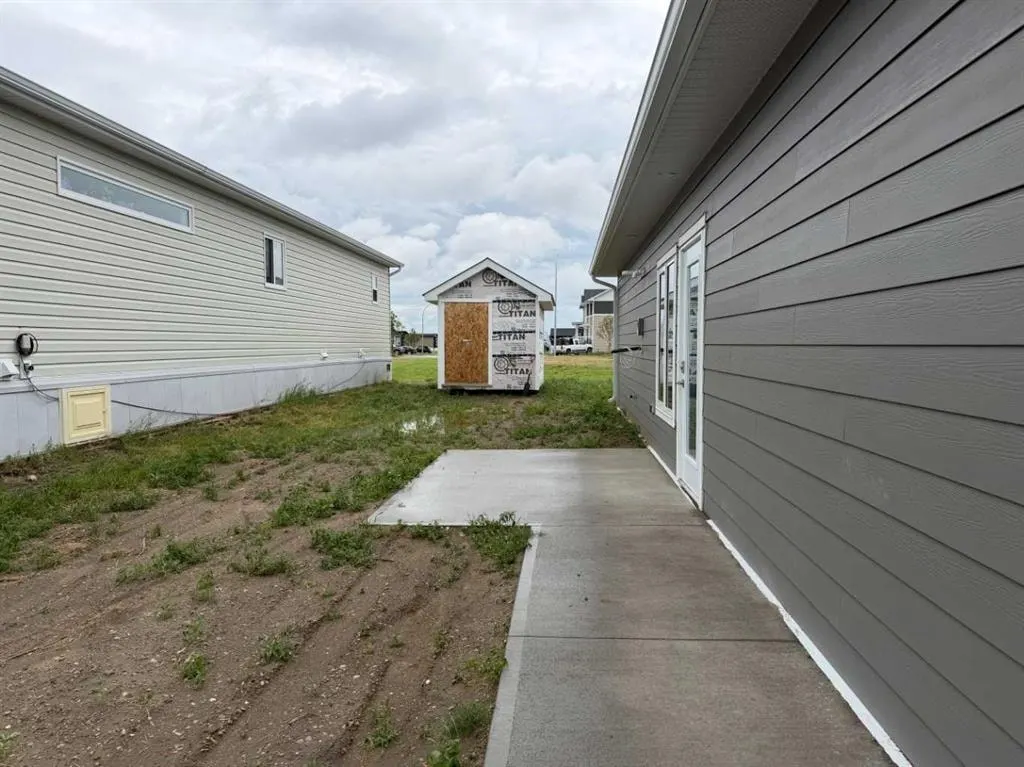 10 Meadows Way — photo 2