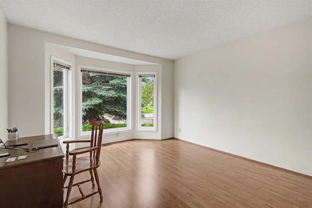 232 Erin Woods Drive SE — photo 3