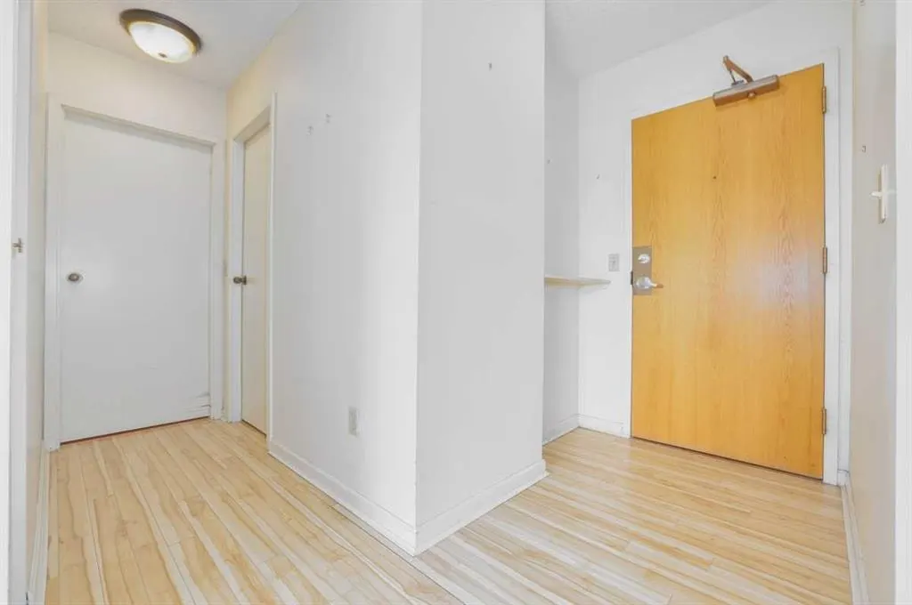 80 Point Mckay Crescent NW #208 — photo 3