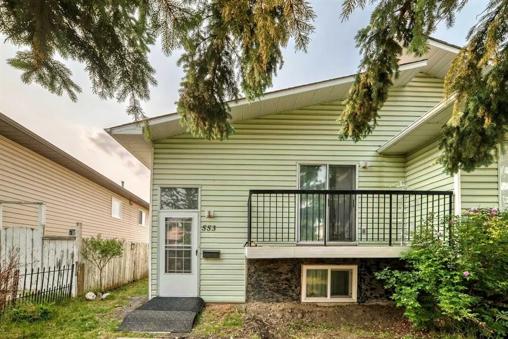 553 Macewan Drive NW — photo 3