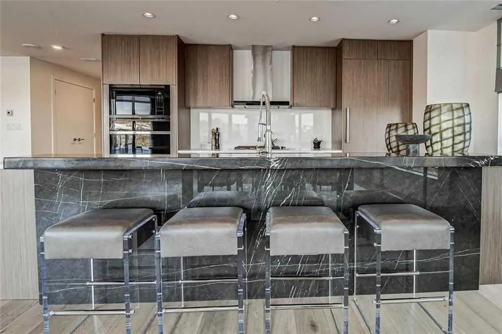 128 Waterfront Court SW #501 — photo 2