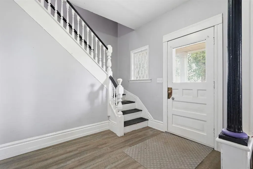 651 10 Avenue — photo 2