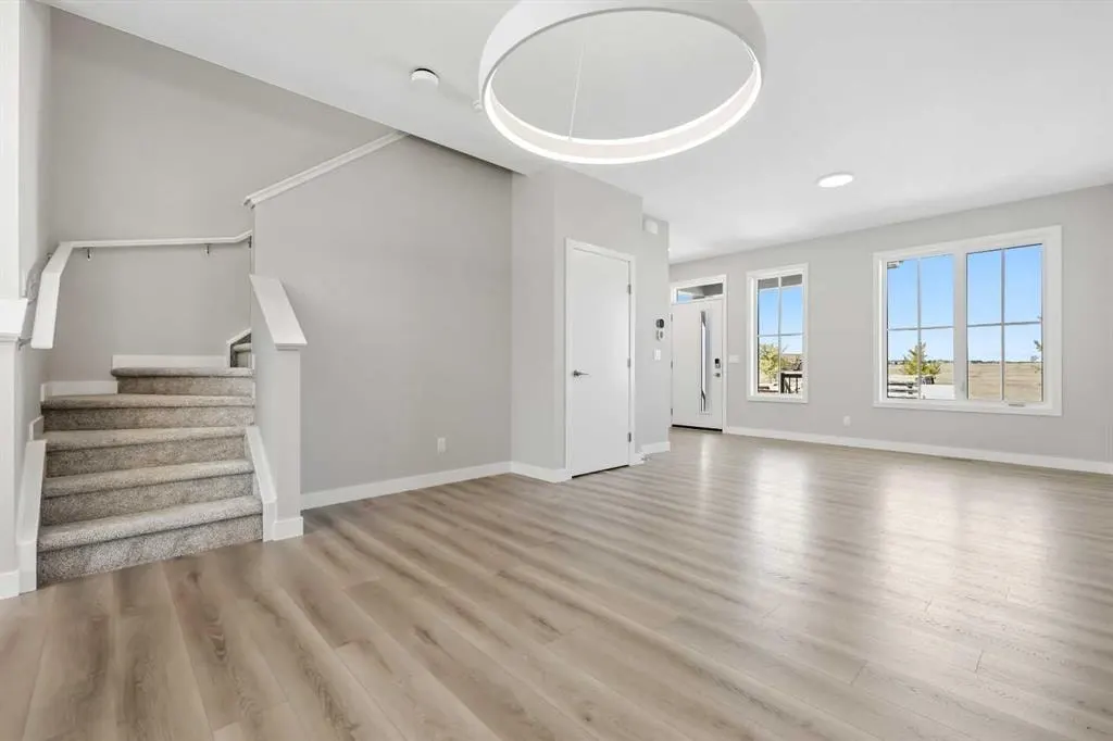 7055 Rangeview Avenue SE — photo 3