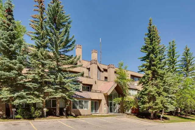 219 Village Terrace SW #2
