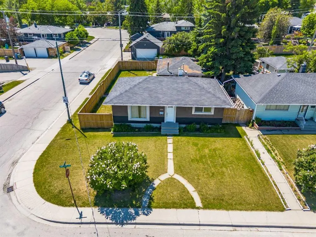 4703 Waverley Drive SW — photo 2