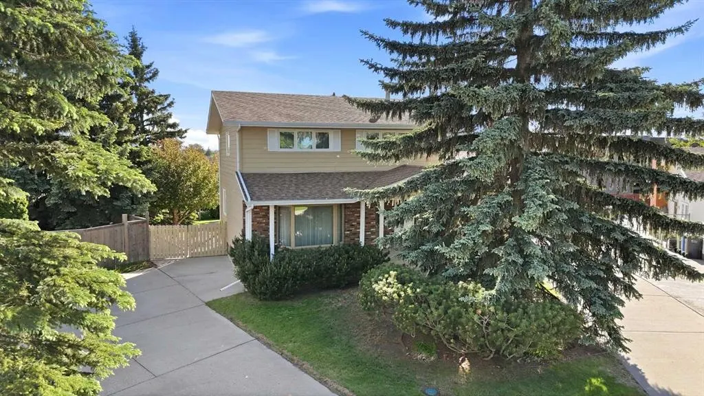 91 Hill Crescent — photo 1