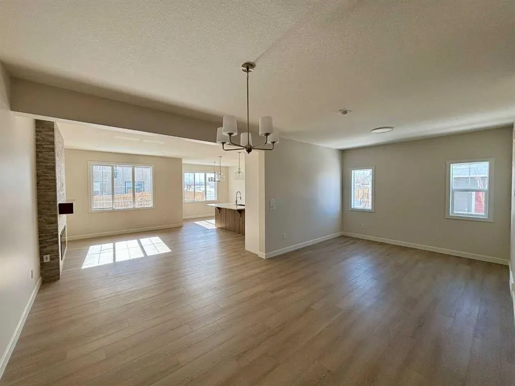 695 Buffaloberry Manor SE — photo 2
