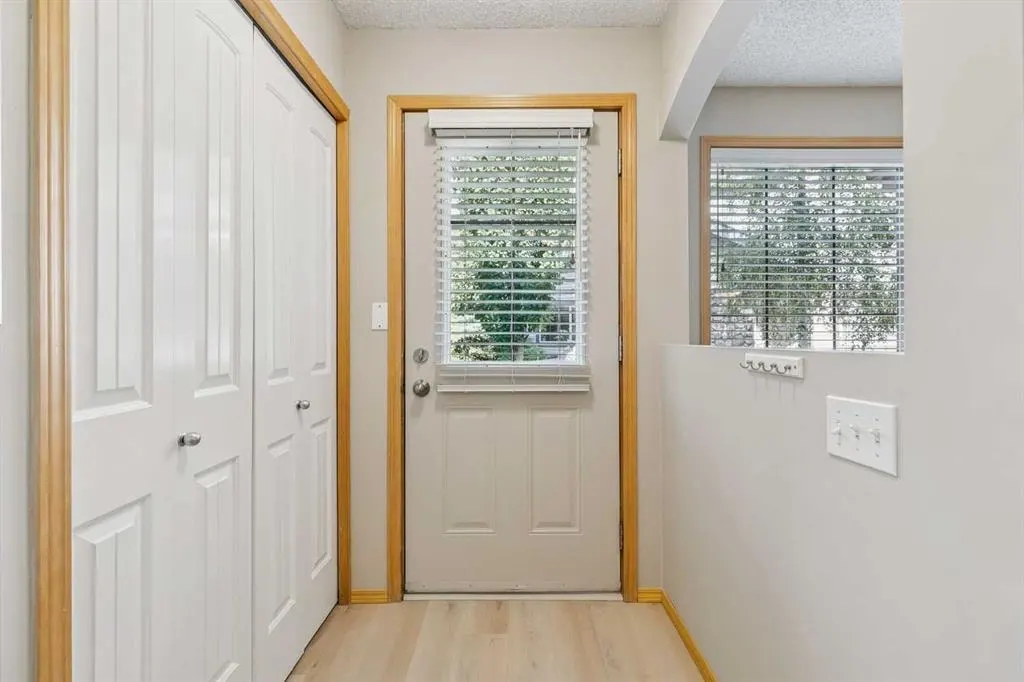 7 Everridge Square SW #106 — photo 3