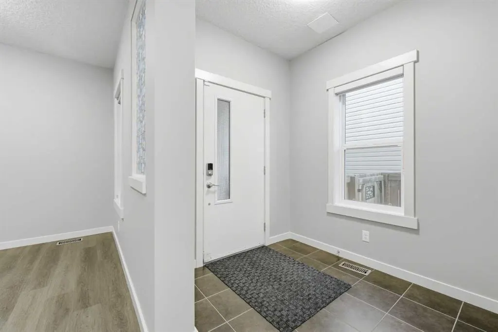 148 Walden Square SE — photo 2