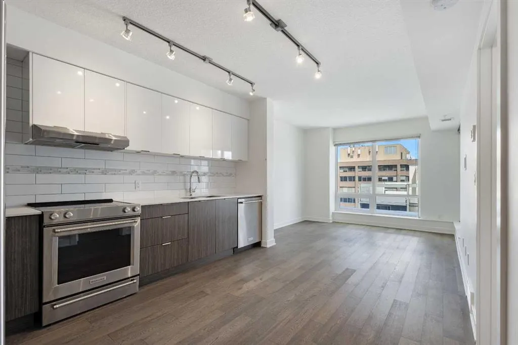 930 6 Avenue SW #1004 — photo 3