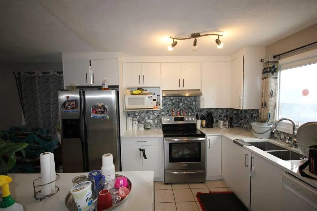 379 Falmere Road NE — photo 3