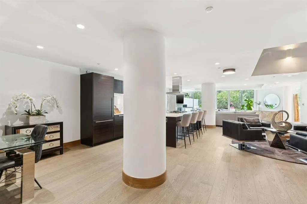 738 1 Avenue SW #103 — photo 3
