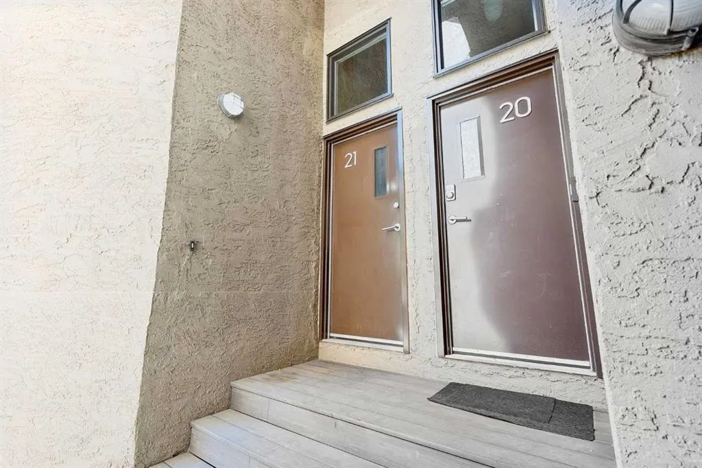 712 4 Street NE #21 — photo 3