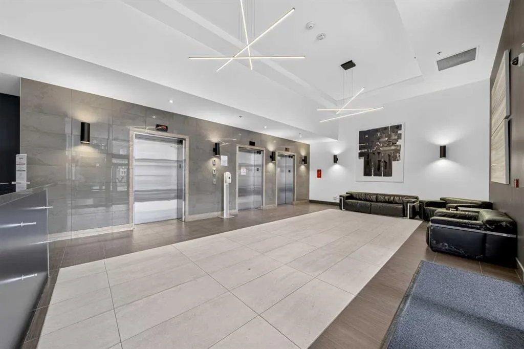 210 15 Avenue SE #409 — photo 3
