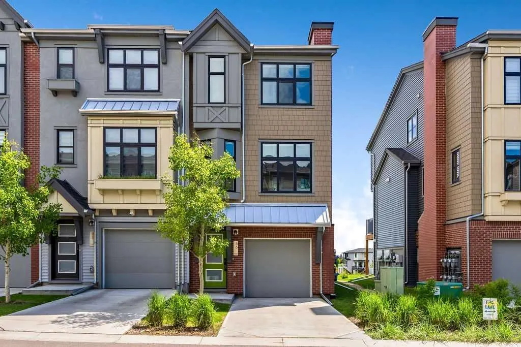 86 Spring Willow Close SW — photo 1