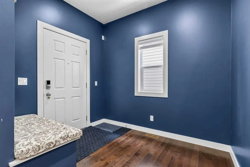 35 Copperleaf Crescent SE — photo 2