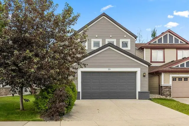 35 Copperleaf Crescent SE