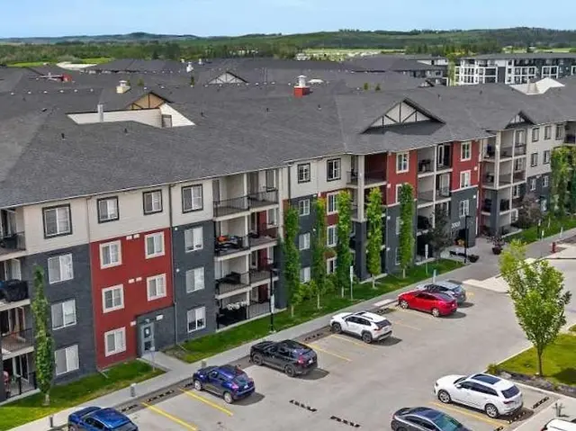 81 Legacy Boulevard SE #3406