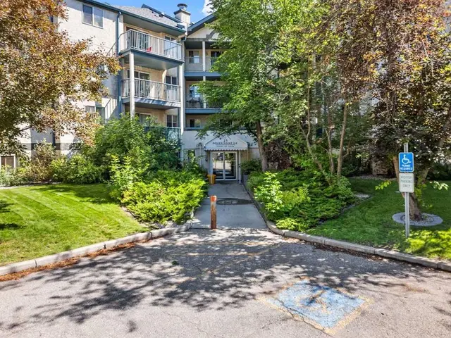 21 Dover Point SE #416