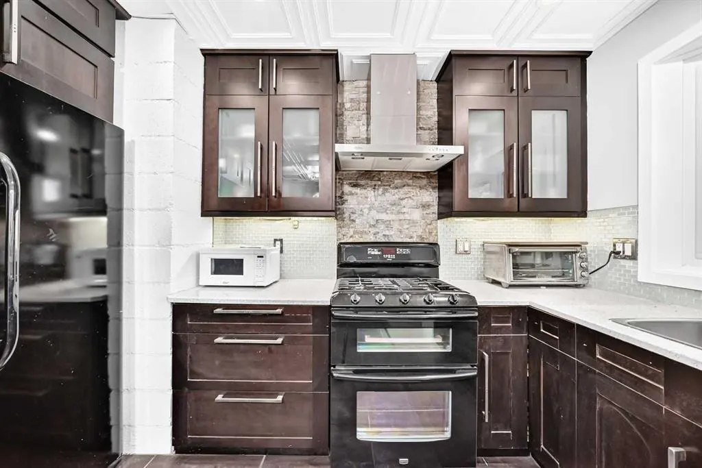 4832 Worcester Drive SW — photo 3