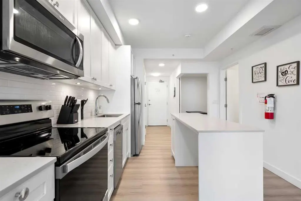 123 4 Street NE #405 — photo 3