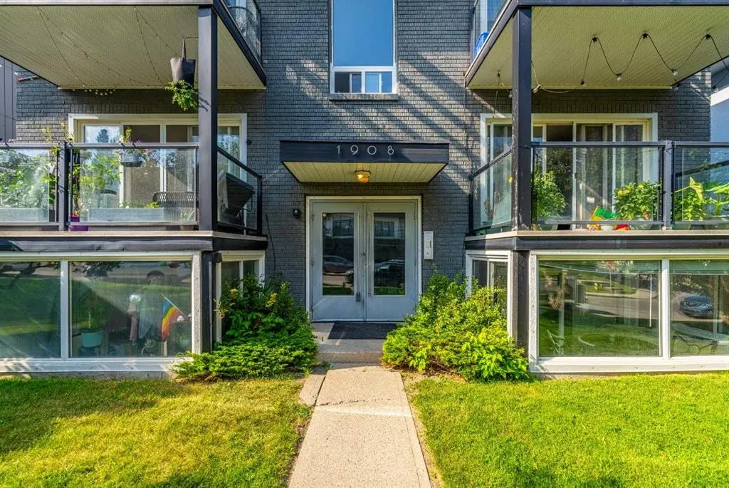 1908 28 Avenue SW #301 — photo 3