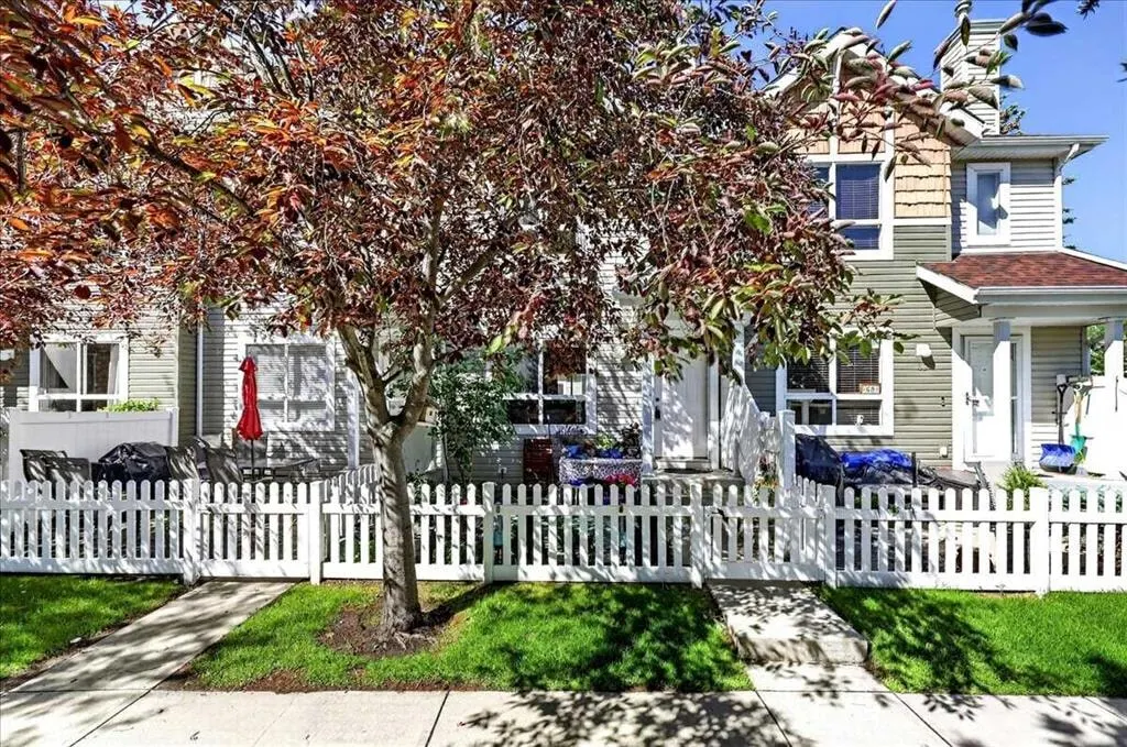 68 Tuscany Court NW — photo 3