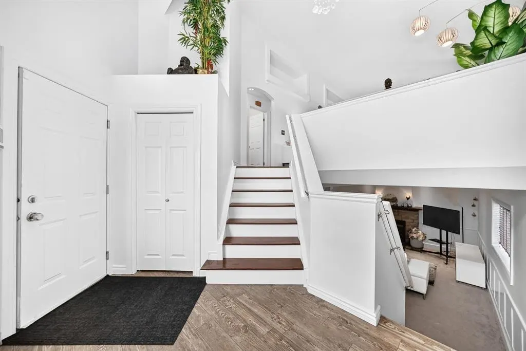 91 Panamount Gardens NW — photo 3