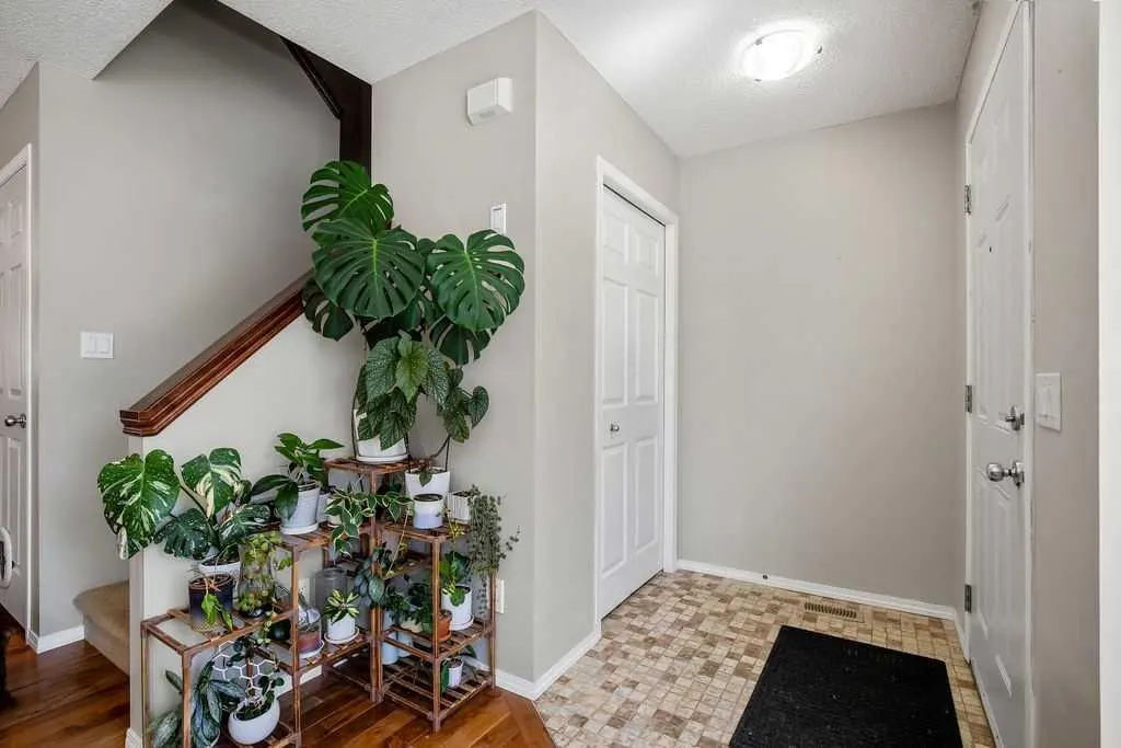 275 Everstone Drive SW — photo 2