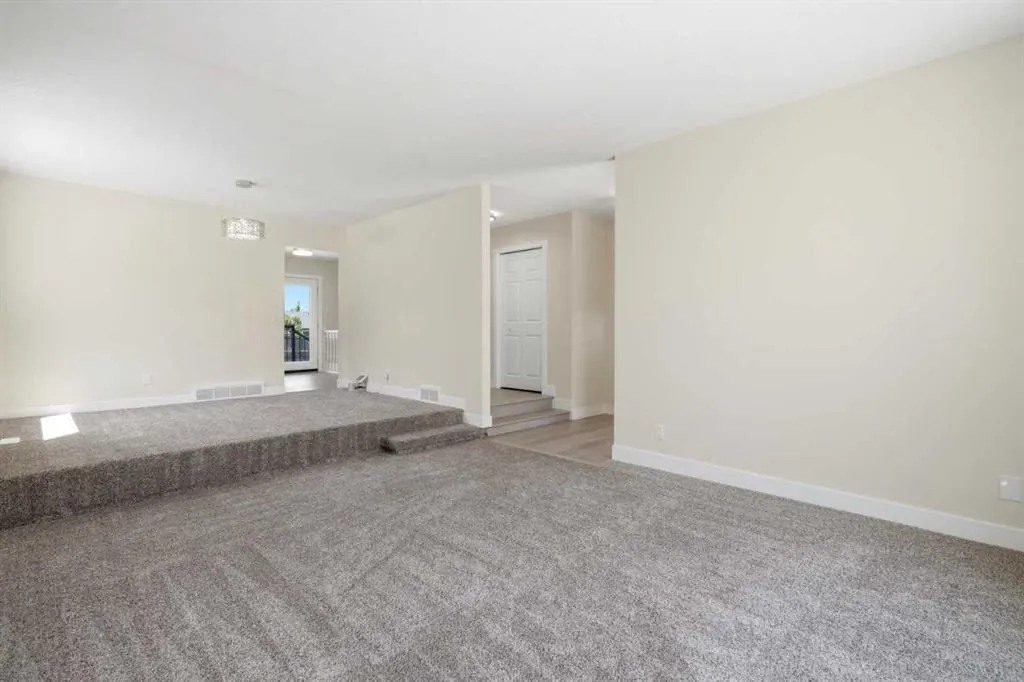 43 Beaconsfield Place NW — photo 3