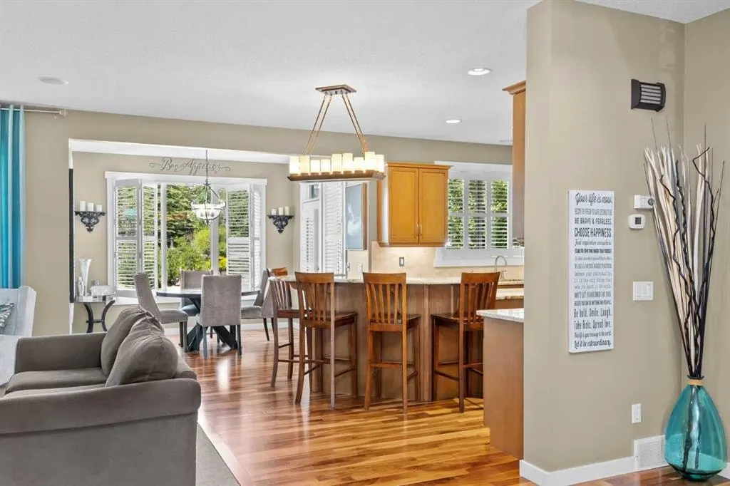 113 Tusslewood Bay NW — photo 3
