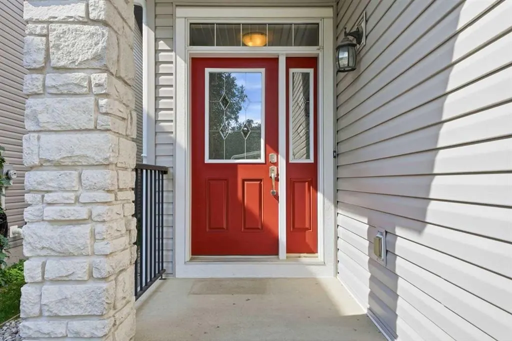 80 Sherwood Crescent NW — photo 3