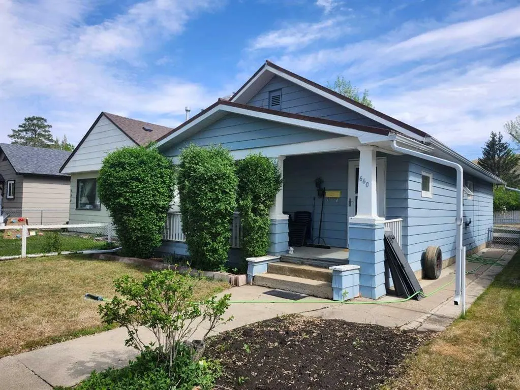 660 6 Avenue E — photo 2