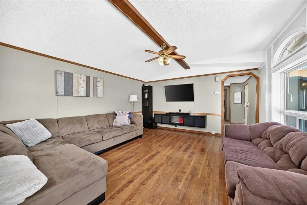 41 Westmount Drive — photo 3