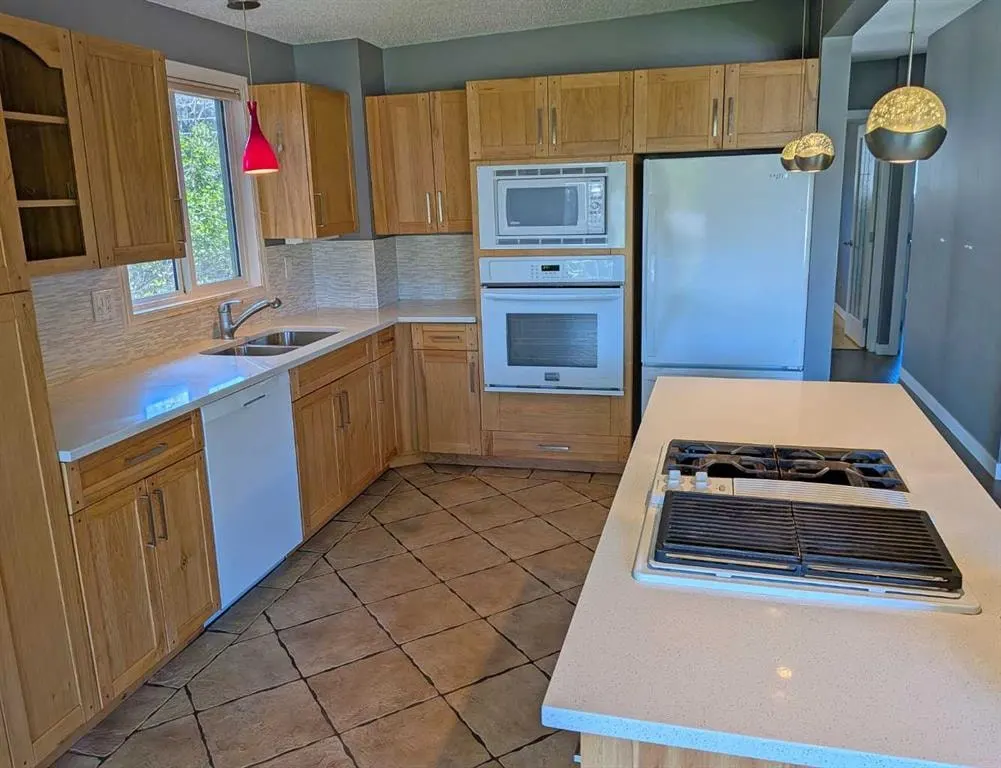 2103A 7 Street NE — photo 3
