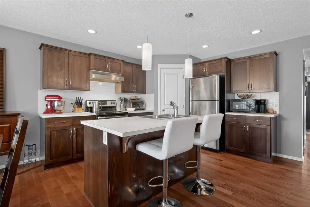 101 Elgin Meadows Manor SE — photo 2