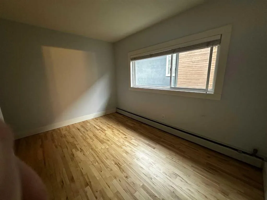 1530 26 Avenue SW #7 — photo 2